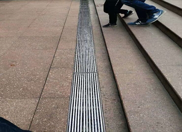 線性成品排水溝安裝步驟