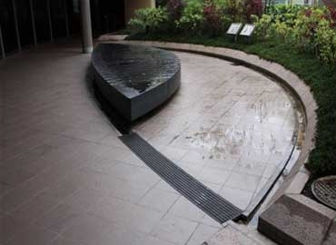 U型樹脂排水溝在小區廣場的應用