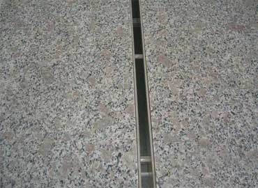 縫隙式排水溝蓋板在生產(chǎn)車間的應(yīng)用