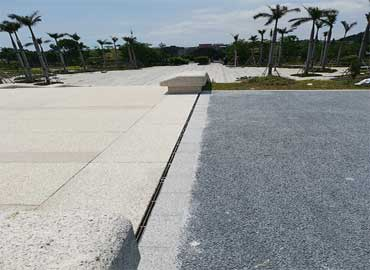  成品樹脂排水槽在材質(zhì)、安裝和外形上的優(yōu)勢有哪些？